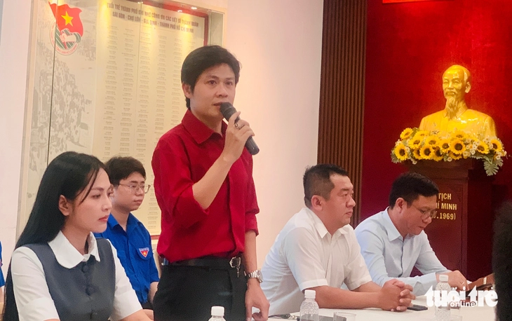 Nguyễn Văn Chung tặng doanh thu ca khúc Viết tiếp câu chuyện hòa bình cho các cựu chiến binh - Ảnh 2. Viết tiếp câu chuyện hòa bình - Ảnh 2.