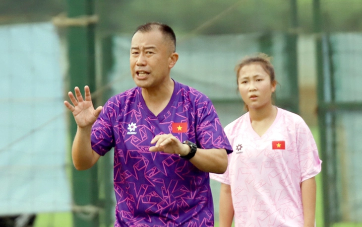 Tuyển U19 nữ Việt Nam thắng đậm đội bóng nam  - Ảnh 7.