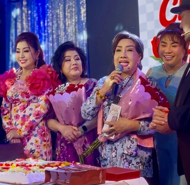 Lệ Thủy hội ngộ Phượng Liên với bài Con gái của mẹ - Ảnh 1. Lệ Thủy - Ảnh 1.