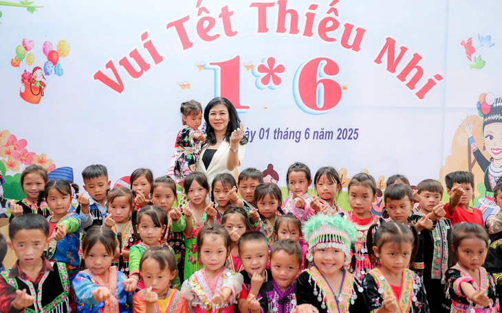 Phu nhân Ngô Phương Ly và cuộc triển lãm tranh của trẻ em gái dân tộc thiểu số - Ảnh 13.