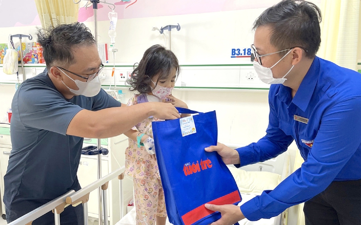 Điều gì để lại sau hơn 150m đi bộ lan tỏa yêu thương cùng các bệnh nhi ung thư ‘Đi về phía mặt trời’? - Ảnh 6.