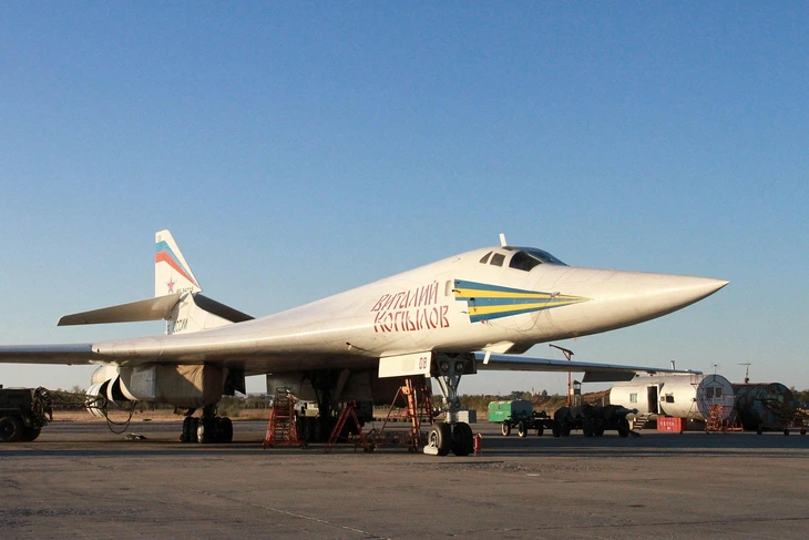 NÓNG: Ukraine nói chơi lớn, luồn sâu 4.300km đánh phá 41 oanh tạc cơ chiến lược Nga - Ảnh 1. Ukraine - Ảnh 1.