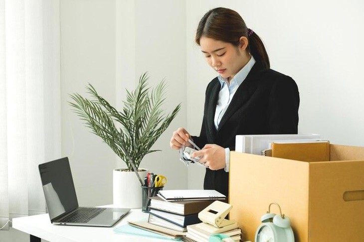 Thất nghiệp tuổi U30: Đừng mắc kẹt, hãy chủ động bước tiếp - Ảnh 1. thất nghiệp - Ảnh 1.