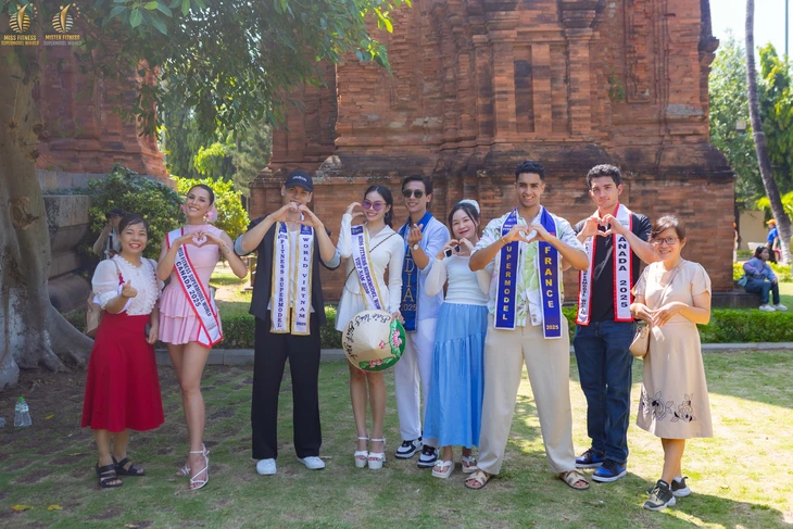 Hoa hậu, nam vương thế giới trải nghiệm văn hóa, ẩm thực vùng đất võ Bình Định - Ảnh 2. Hoa hậu, nam vương thế giới trải nghiệm văn hóa, ẩm thực vùng đất võ Bình Định - Ảnh 2.