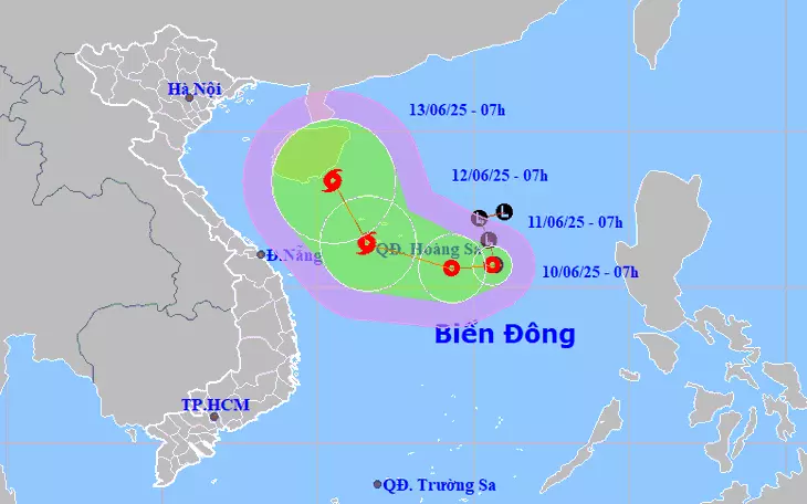 Bão số 1 sắp hình thành, từ đêm mai miền Trung mưa lớn, có nơi trên 450mm - Ảnh 3.