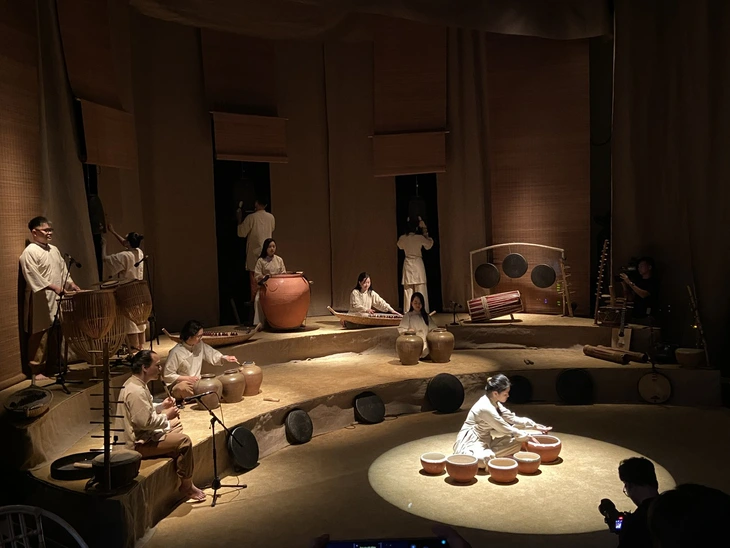 Nghe 'GOm show' độc lạ từ… chum, vại, niêu gốm - Ảnh 1. GOm show - Ảnh 1.