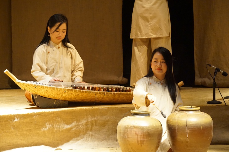 Nghe 'GOm show' độc lạ từ… chum, vại, niêu gốm - Ảnh 3. GOm show - Ảnh 3.