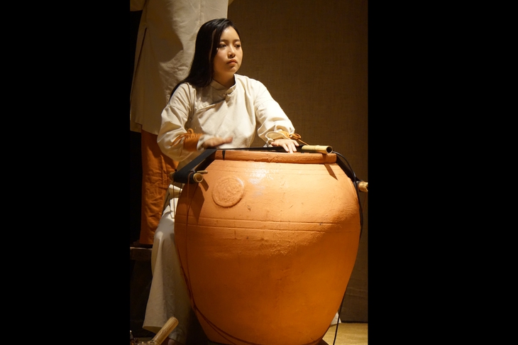 Nghe 'GOm show' độc lạ từ… chum, vại, niêu gốm - Ảnh 2. GOm show - Ảnh 2.