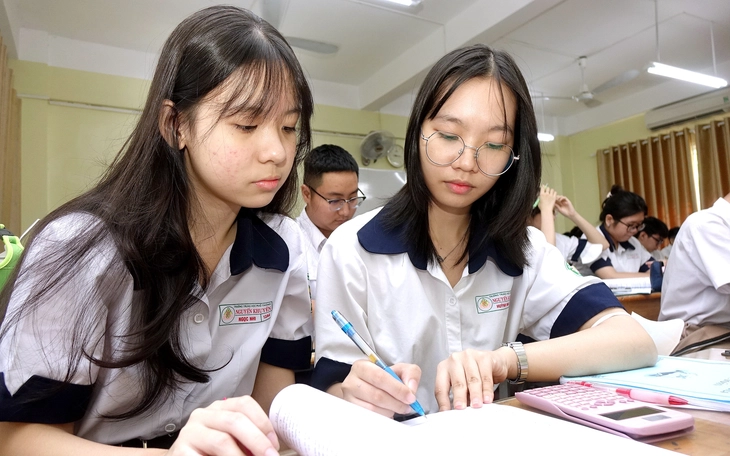 Chấn chỉnh dạy thêm, học thêm để đổi mới giáo dục - Ảnh 3.