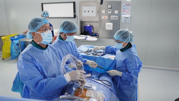 Bệnh viện Quốc tế Mỹ chuyên sâu điều trị bệnh lý thần kinh và cột sống - Ảnh 2.