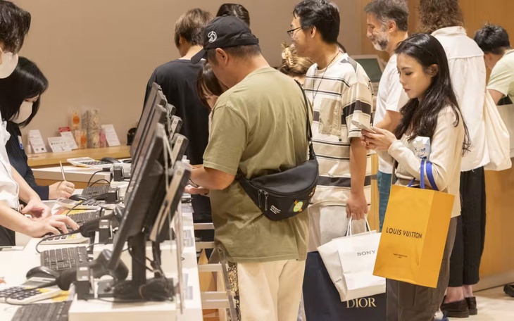 Đồng yen mạnh lên khi quan chức Nhật dọa 'hành động quyết liệt' - Ảnh 2.