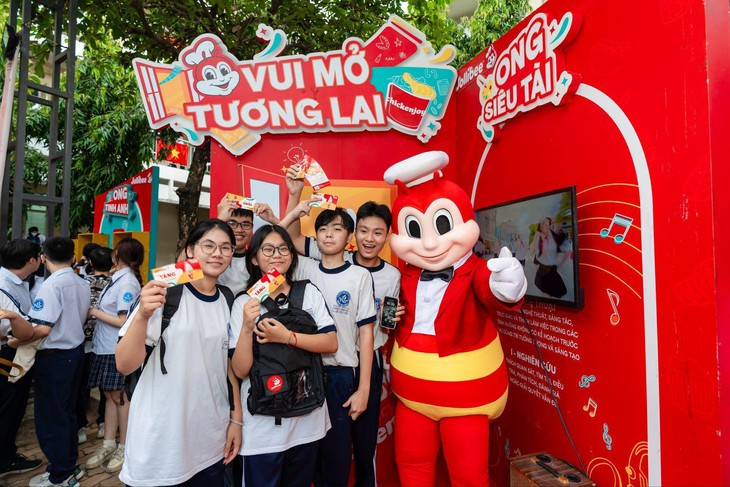 Jollibee - Ảnh 2.