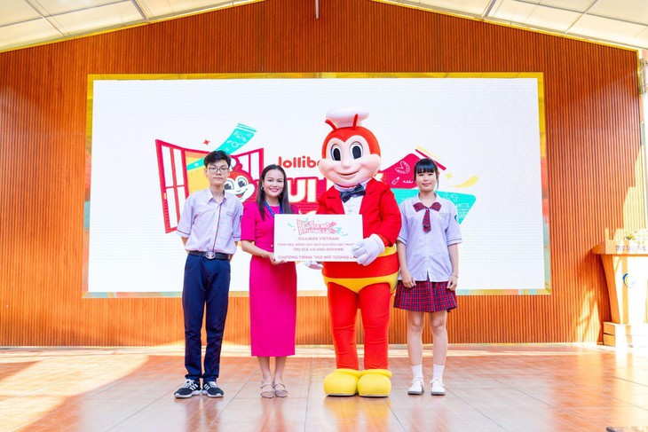 Jollibee trao 150 học bổng đến học sinh qua dự án ‘Vui Mở Tương Lai’ - Ảnh 3.