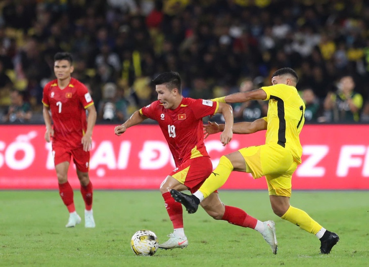 HLV Kim Sang Sik xin lỗi, vẫn tin vào kỳ tích trước Malaysia - Ảnh 2.