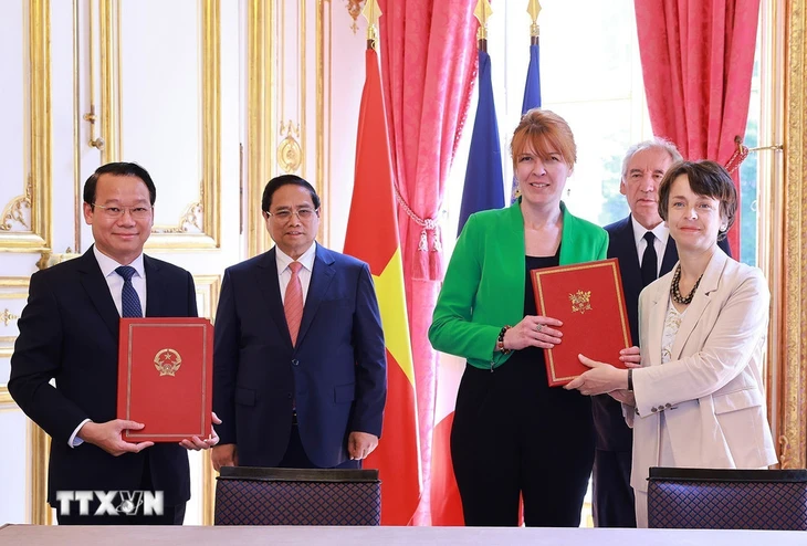 Thủ tướng Phạm Minh Chính hội đàm với Thủ tướng Pháp Francois Bayrou - Ảnh 3. Thủ tướng Phạm Minh Chính hội đàm với Thủ tướng Pháp Francois Bayrou - Ảnh 3.