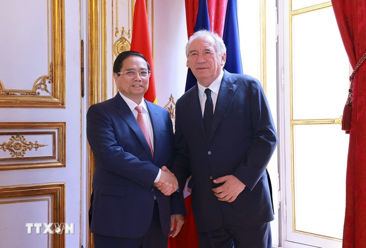 Thủ tướng Phạm Minh Chính hội đàm với Thủ tướng Pháp Francois Bayrou - Ảnh 1. Thủ tướng Phạm Minh Chính hội đàm với Thủ tướng Pháp Francois Bayrou - Ảnh 1.