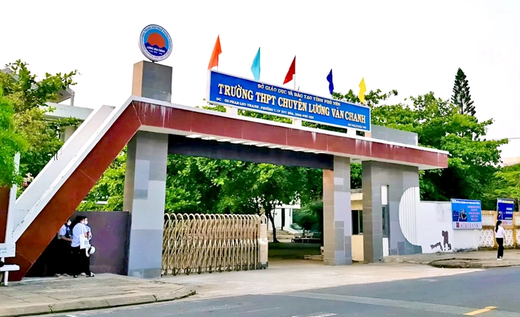 Điểm chuẩn vào lớp 10 Trường THPT chuyên Lương Văn Chánh, Phú Yên - Ảnh 1.