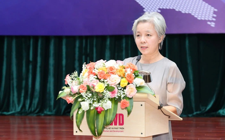 Phụ nữ làm báo đông đảo nhưng ít người làm lãnh đạo báo chí - Ảnh 2. Phụ nữ làm báo đông đảo nhưng ít người làm lãnh đạo báo chí - Ảnh 5.