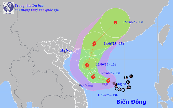 Miền Trung mưa lớn dồn dập do bão số 1, người dân Huế, Đà Nẵng, Quảng Nam cần kê cao đồ đạc - Ảnh 3.