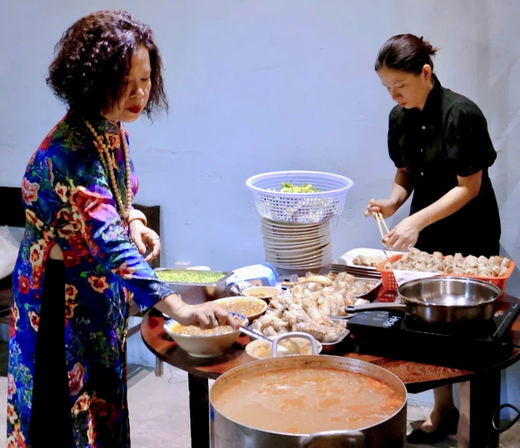 Nấu ăn và viết báo rất giống nhau, đều cần tình yêu thương và sự sáng tạo - Ảnh 6. viết báo - Ảnh 6.