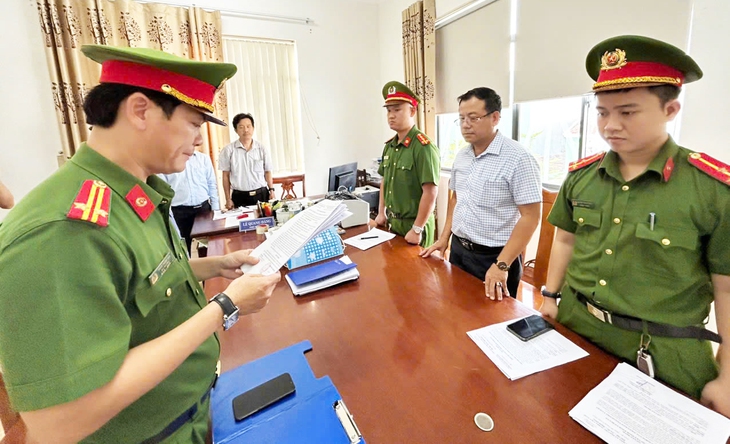 Bắt nguyên trưởng phòng bồi thường Trung tâm Phát triển quỹ đất TP Tam Kỳ - Ảnh 1.