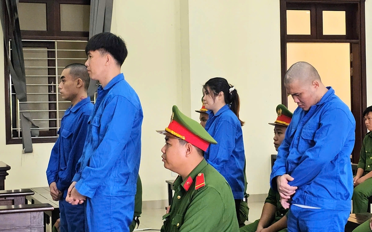 Bị 4 người vây đánh nên dùng dao tấn công lại khiến 1 người chết, thanh niên lãnh 18 năm tù - Ảnh 3.