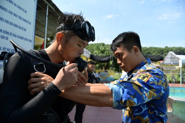 Đề xuất thời điểm hưởng lương hưu của sĩ quan, quân nhân, người làm công tác cơ yếu - Ảnh 1. lương hưu - Ảnh 1.