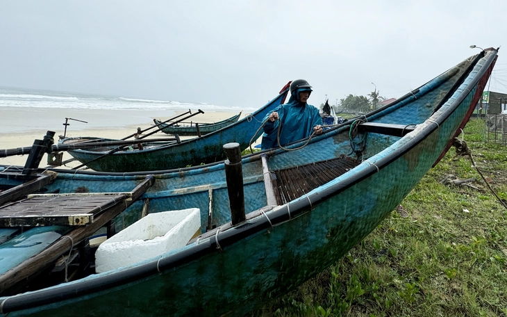 Nhiều chuyến bay tới Đà Nẵng buộc chuyển hướng, hủy chuyến do bão - Ảnh 2.