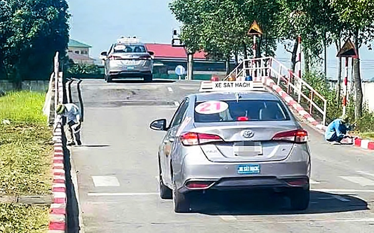 Xóa bỏ nhiều 'dấu hiệu lạ' trên sân thi sát hạch lái xe - Ảnh 1. sát hạch - Ảnh 1.