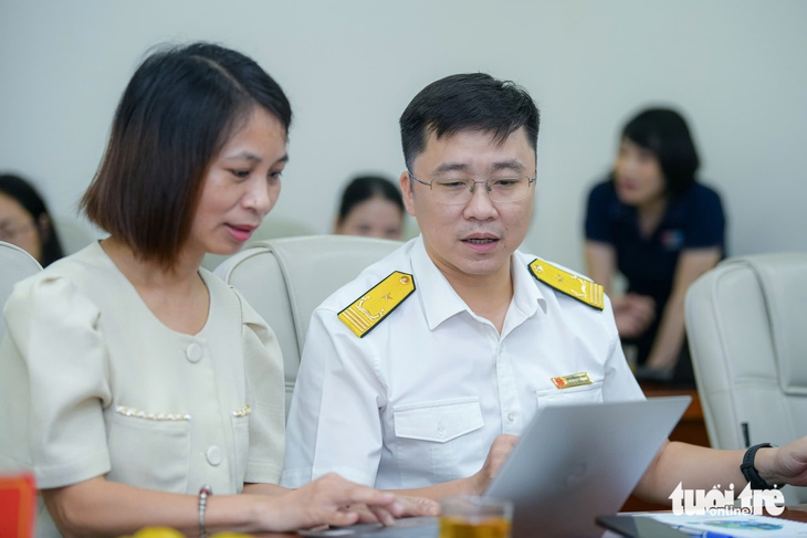 Đang giao lưu trực tuyến: Giải đáp, gỡ vướng về hóa đơn điện tử cho hộ kinh doanh - Ảnh 2. Cách đăng ký xuất hóa đơn điện tử? Hàng tồn kho xuất hóa đơn thế nào? - Ảnh 5.