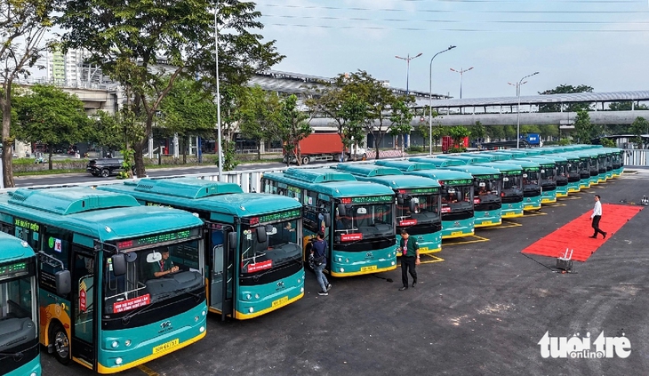 Chấm điểm tài xế, tiếp viên xe buýt ở TP.HCM để nâng cao chất lượng phục vụ - Ảnh 1.