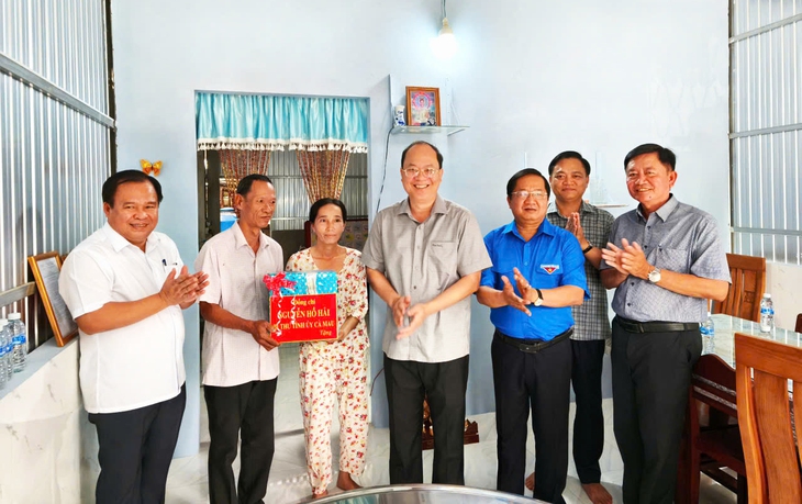 Cà Mau xóa 4.400 căn nhà tạm, nhà dột nát trong 9 tháng - Ảnh 1.