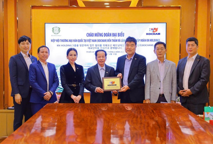 Hiệp hội Thương mại Hàn Quốc tại Việt Nam đến thăm và làm việc với Tập đoàn KN Holdings - Ảnh 2.