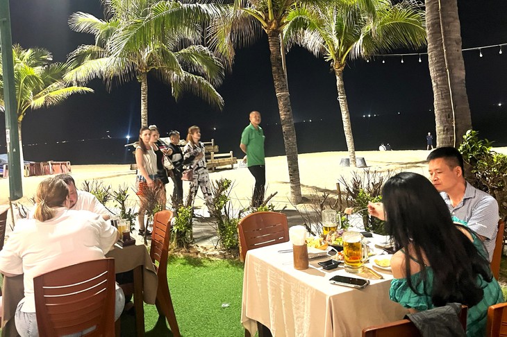 Làm cách nào đánh thức kinh tế, du lịch đêm ở Nha Trang? - Ảnh 2. du lịch - Ảnh 2.