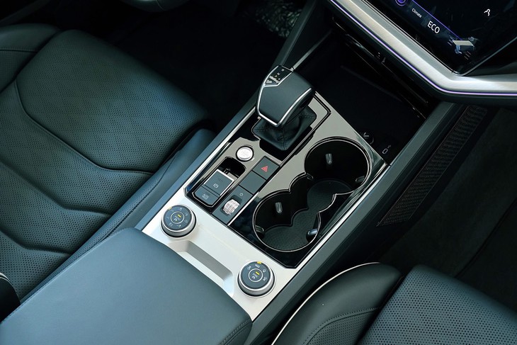 Volkswagen Touareg - Ảnh 7.