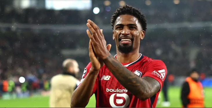 Từ người gom rác trở thành trụ cột tuyển Brazil - Ảnh 1. Brazil - Ảnh 1.