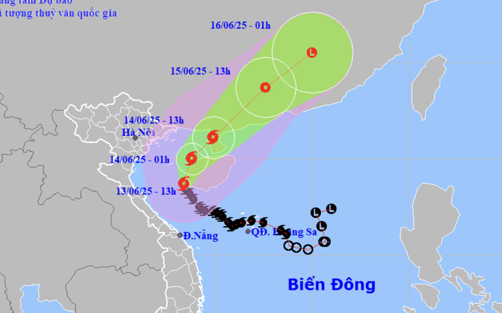 'Miền Trung mưa bão, lũ lịch sử trong tháng 6 là hiếm gặp, chưa từng xảy ra' - Ảnh 2.