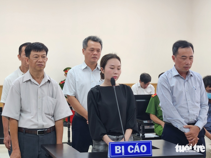 Phạt 3 năm tù cán bộ ngân hàng sụp bẫy chứng từ khống - Ảnh 1.