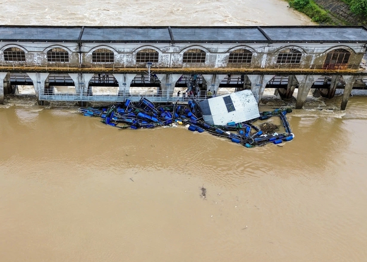 lồng bè nuôi cá - Ảnh 2.