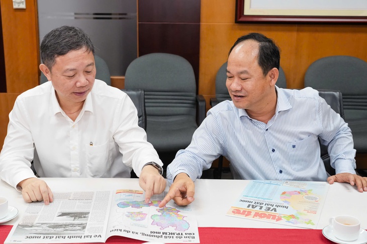 Bí thư, chủ tịch quận 1 thăm, chúc mừng báo Tuổi Trẻ - Ảnh 2.