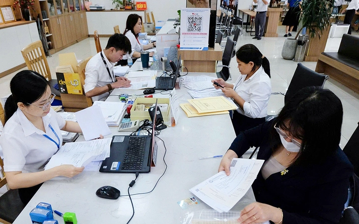 Người dân 12 phường mới của Thủ Đức sẽ làm thủ tục, giấy tờ tại địa chỉ nào? - Ảnh 2.