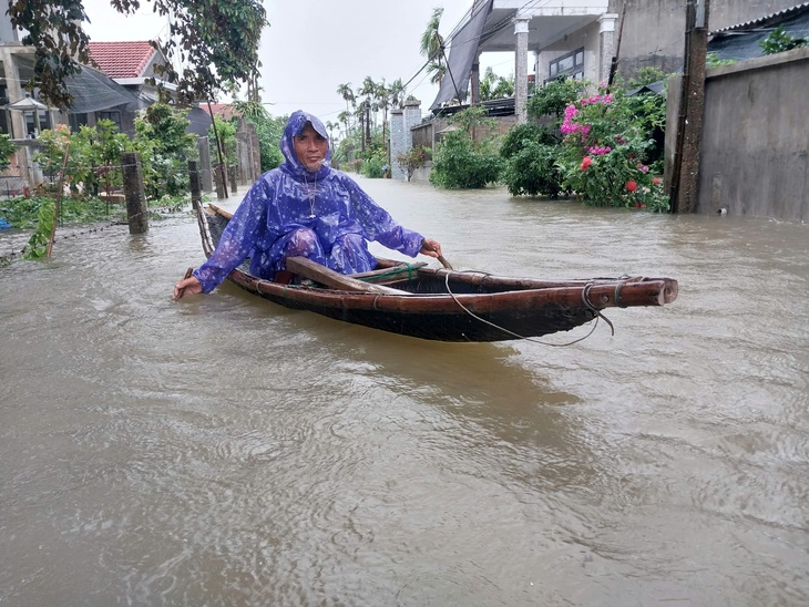 'Miền Trung mưa bão, lũ lịch sử trong tháng 6 là hiếm gặp, chưa từng xảy ra' - Ảnh 1.