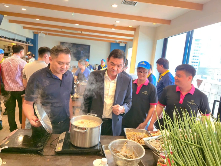 Lễ hội Văn hóa Ẩm thực Saigontourist Group - Việt Nam tại Osaka trước giờ mở cửa - Ảnh 1.