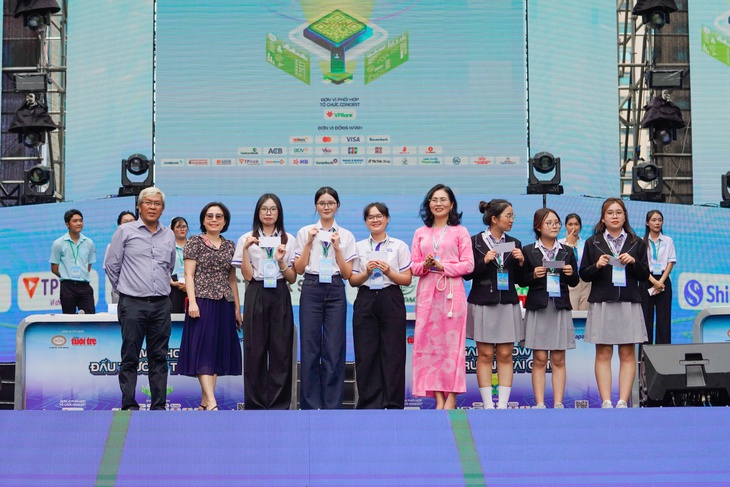 Game show Đấu trường tài chính cung cấp kiến thức tài chính, để không bị lừa - Ảnh 11. Đấu trường tài chính - Ảnh 11.