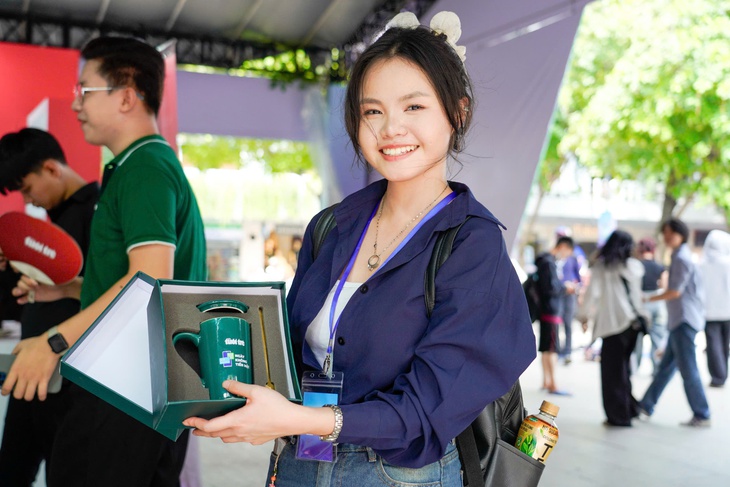 Khán giả ‘Đấu trí với NoTi', nhận quà hấp dẫn tại Ngày không tiền mặt - Ảnh 1. Ngày không tiền mặt - Ảnh 1.