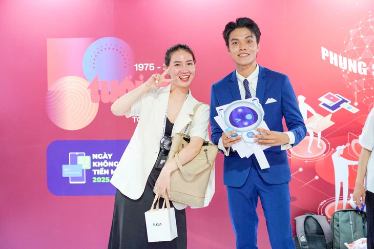 Khán giả ‘Đấu trí với NoTi', nhận quà hấp dẫn tại Ngày không tiền mặt - Ảnh 7. Ngày không tiền mặt - Ảnh 7.