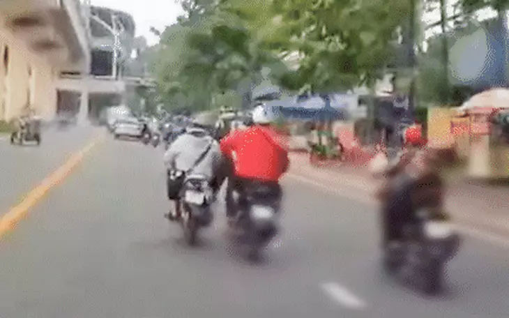 Xác minh clip tài xế taxi công nghệ bị hai người đàn ông đánh tới tấp ở quận 8 - Ảnh 2.