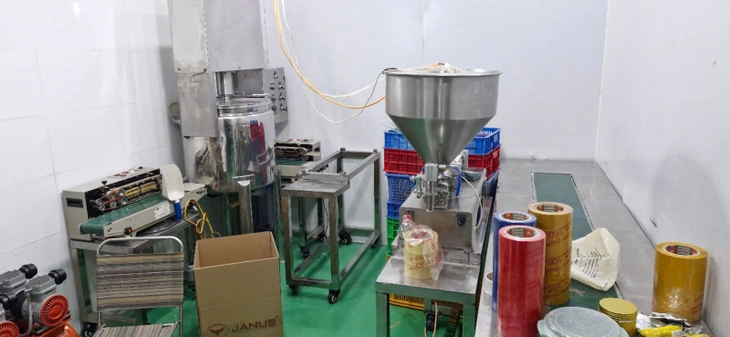 mỹ phẩm - Ảnh 2.