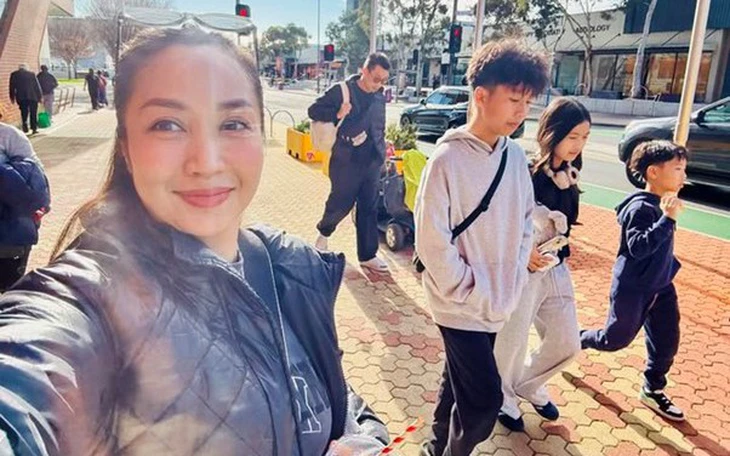 Cindy Lư, Đạt G chọn thiệp cưới màu đen để thể hiện tình yêu sâu sắc, bền vững - Ảnh 4.