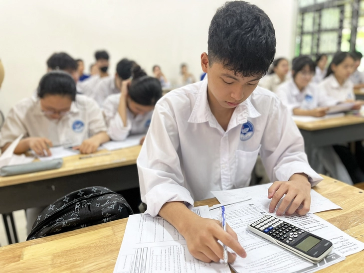 Ôn miễn phí cho học sinh thi tốt nghiệp THPT - Ảnh 1. tốt nghiệp THPT - Ảnh 1.